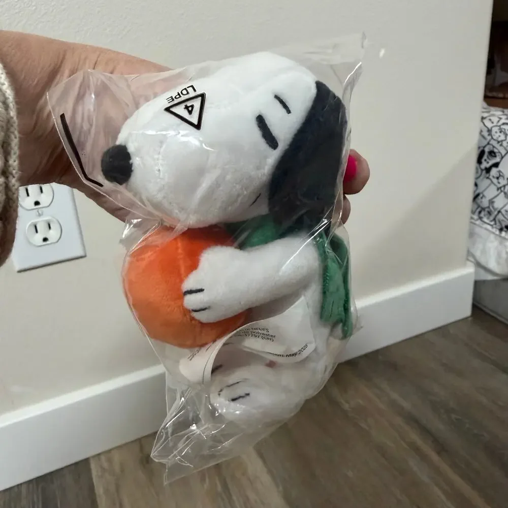 Starbucks x Peanuts Collab Snoopy Keychain Bag Charm Fall 2026